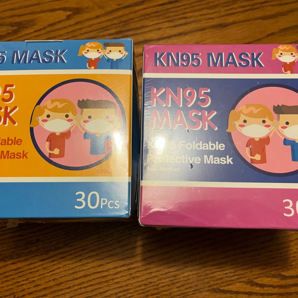 60 KN95 5 layers Face masks, non medical.